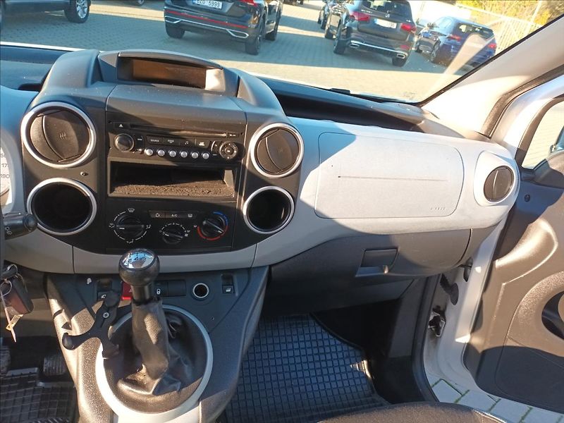 Citroën Berlingo 1,6 HDI,68KW,ČR,1MAJ,KLIMA - fotka 12 z 31