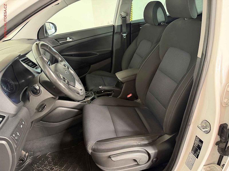 Hyundai Tucson (2016) 1.7 CRDI, ČR, AT, park - fotka 9 z 18