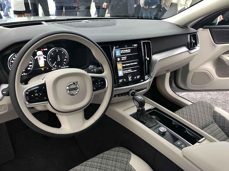 Fredrik Hofling, ředitel produktu za V60 a ostatní SPA modely.
