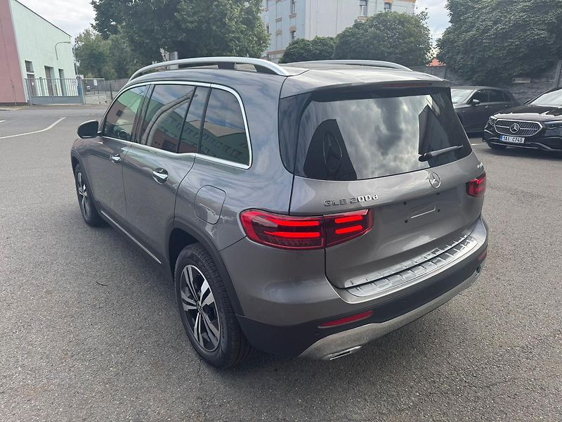 Mercedes-Benz GLB (2025) 200 d 4MATIC - fotka 5 z 29
