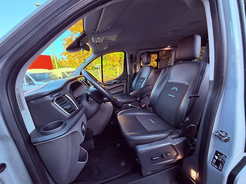 Ford Tourneo Custom 2.0 EcoBlue Titanium L2, ČR, 8 - fotka 18 z 32