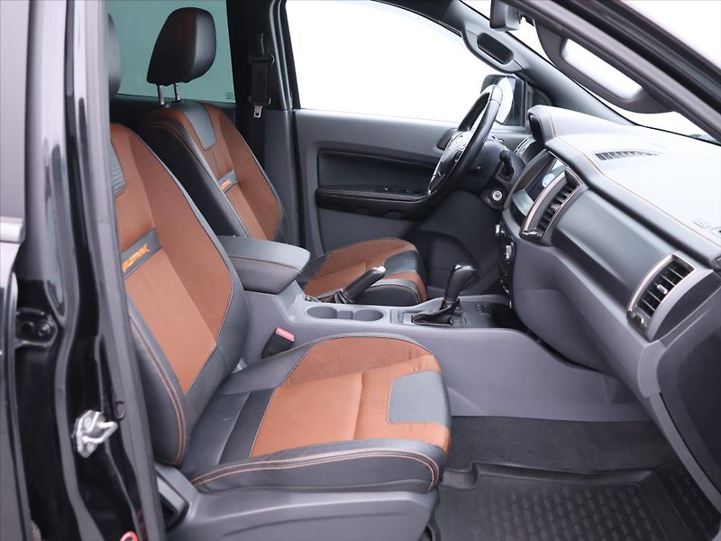 Ford Ranger 3,2 TDCi Aut. Wildtrak DPH - fotka 13 z 35
