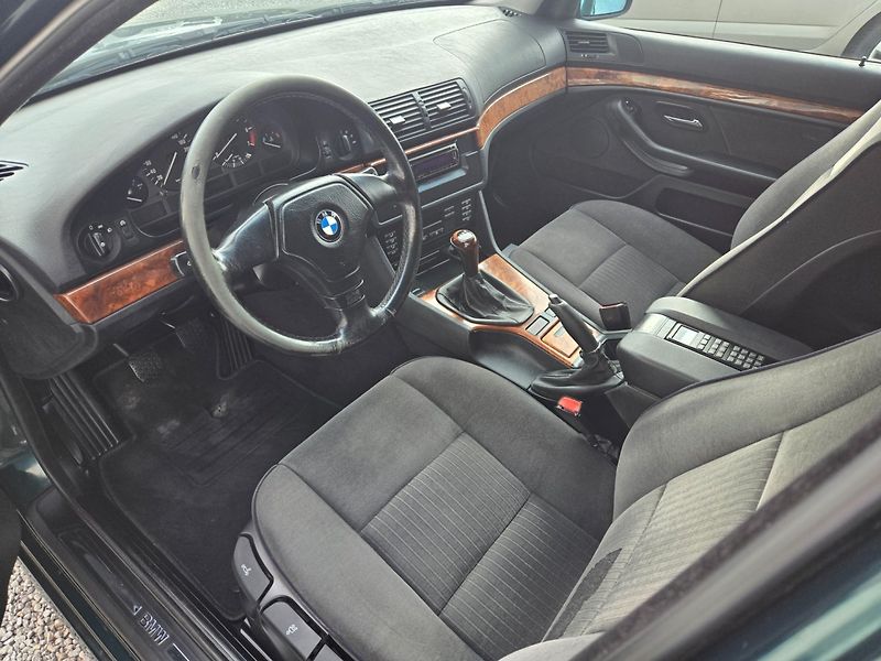BMW Řada 5 (1997) 2.0 i Serviska - fotka 9 z 25