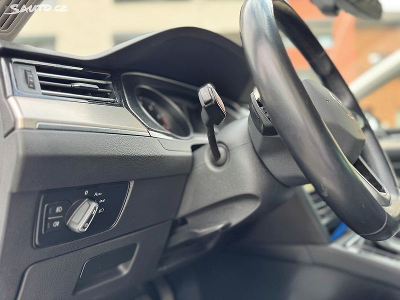 Volkswagen Passat 1.5TSi 110kW DSG ČR - fotka 16 z 28