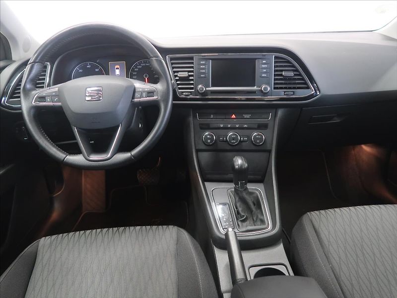 Seat Leon 2,0 TDI 110KW DSG Stylance - fotka 28 z 33