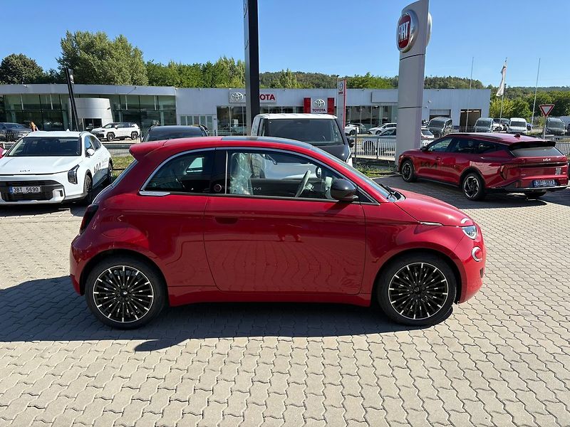 Fiat 500 (2026) Hybrid La Prima HB 1.0 BSG 65k - fotka 8 z 17