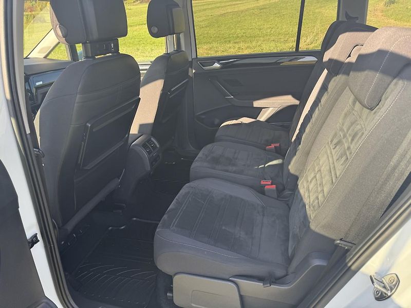 Volkswagen Touran (2017) - fotka 11 z 24
