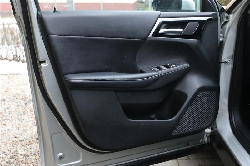 Mitsubishi Outlander 2,4 7míst, intense - fotka 24 z 70