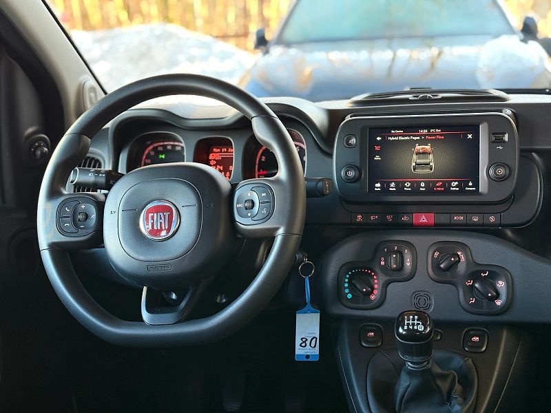 Fiat Panda 1.0 CROSS 1.0 HYBRID 70CV MAN - fotka 9 z 23