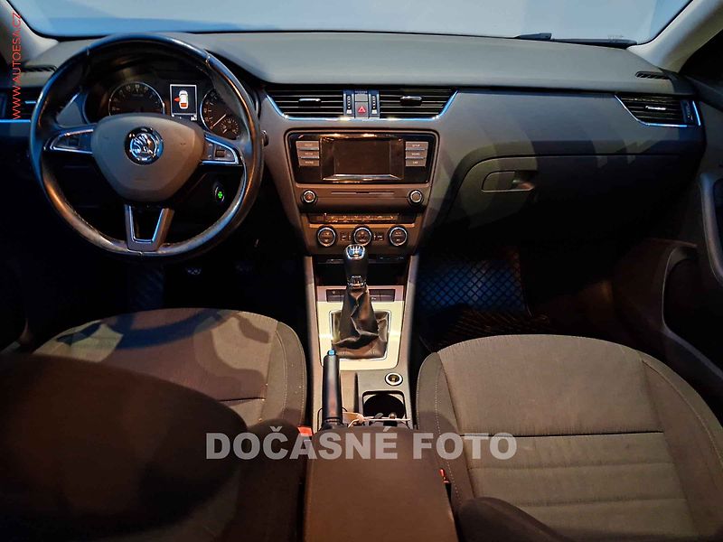 Škoda Octavia (2015) 1.6 TDi, 2.maj,ČR, Style - fotka 8 z 17