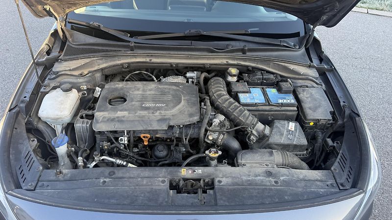 Hyundai i30 (2017) 1.6 CRDI 81KW 144 TISKM VÝBAVA - fotka 24 z 24