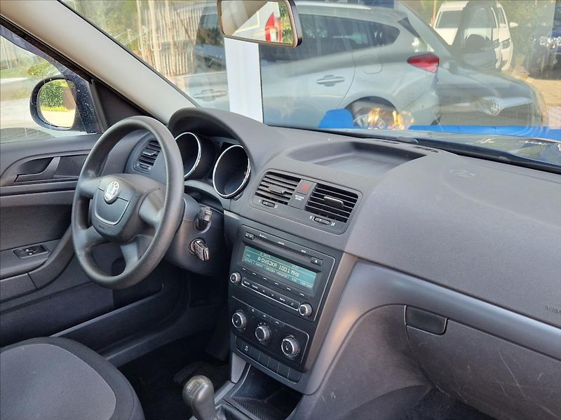 Škoda Yeti 1,4 TSI 90kW HEZKÝNÁJ. VÝHŘREV - fotka 16 z 31