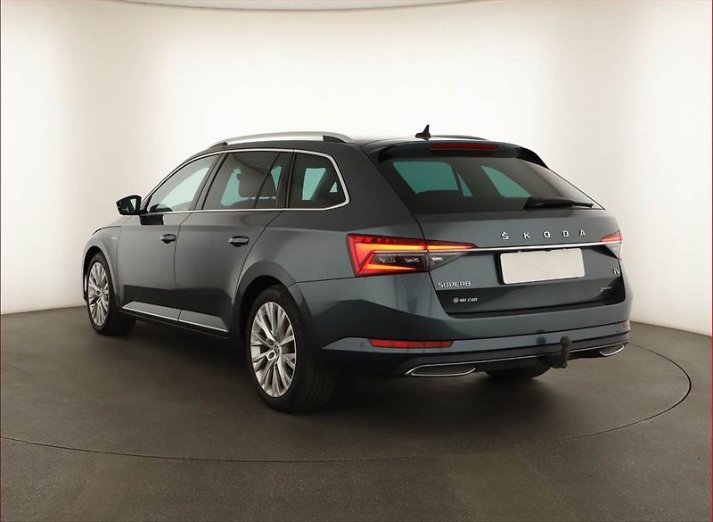 Škoda Superb (2021) Laurin&Klement iV 1.4 TSI PHEV - fotka 4 z 26