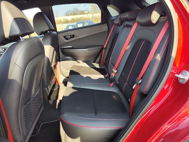 Hyundai Kona 1.0 T-GDI/88kW Premium Red - fotka 12 z 33