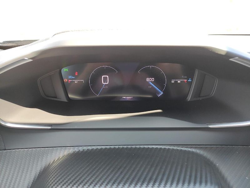 Peugeot 2008 (2026) ALLURE 1.2 TURBO 100k 2xkamera - fotka 13 z 29