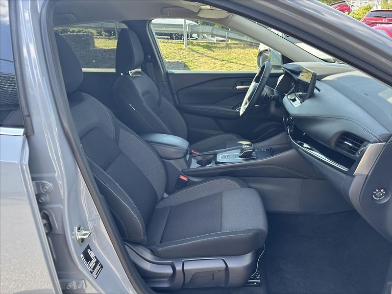 Nissan Qashqai 1,3 i AT N-Connecta - fotka 16 z 43