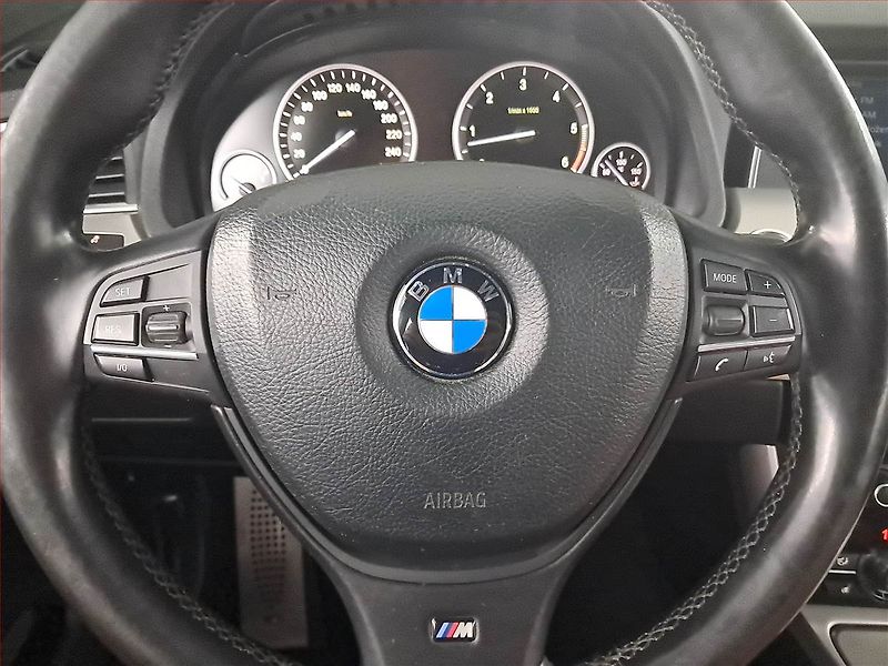 BMW Řada 5 (2012) 530d xDrive GT, 4X4, Automat - fotka 19 z 24