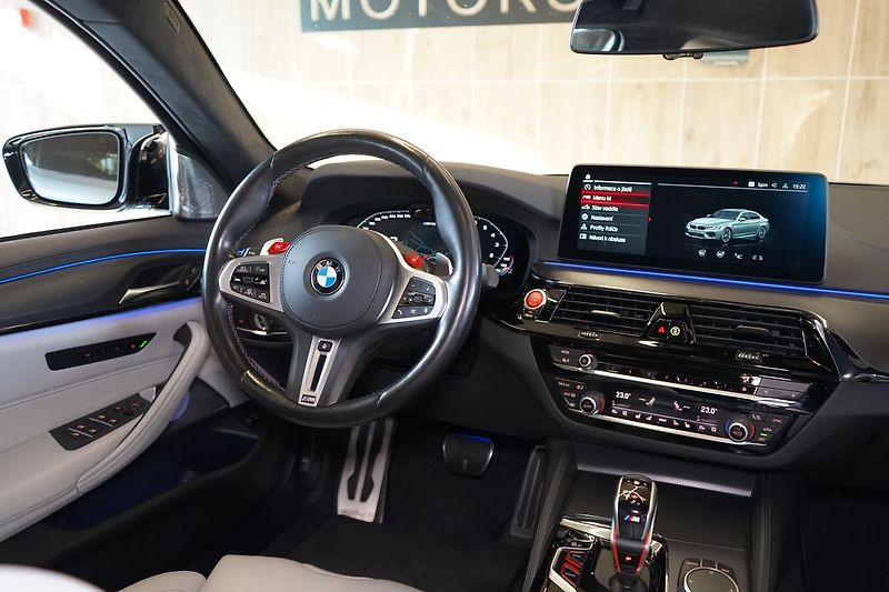 BMW M5 Competition xDrive, B&W, HUD - fotka 46 z 47