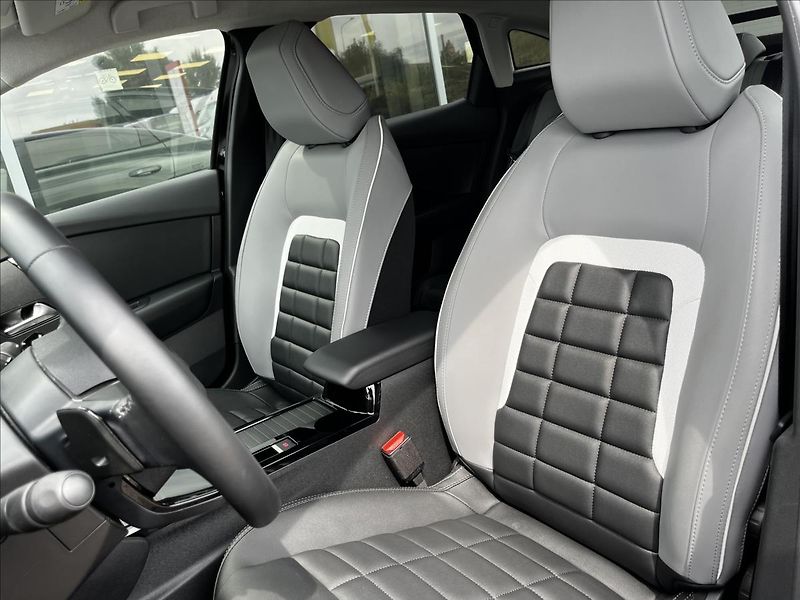 Citroën C4 1,2   MAX EAT8 - fotka 23 z 23