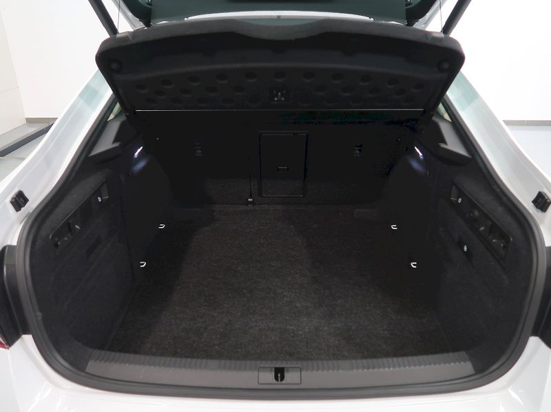 Škoda Superb (2024) LAURIN&KLEMENT 2.0TDI 147KW 4x - fotka 41 z 43