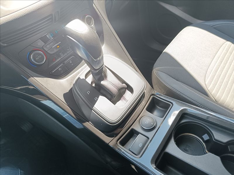 Ford Kuga 2,0 TDCi 4x4 AT Titanium - fotka 16 z 21