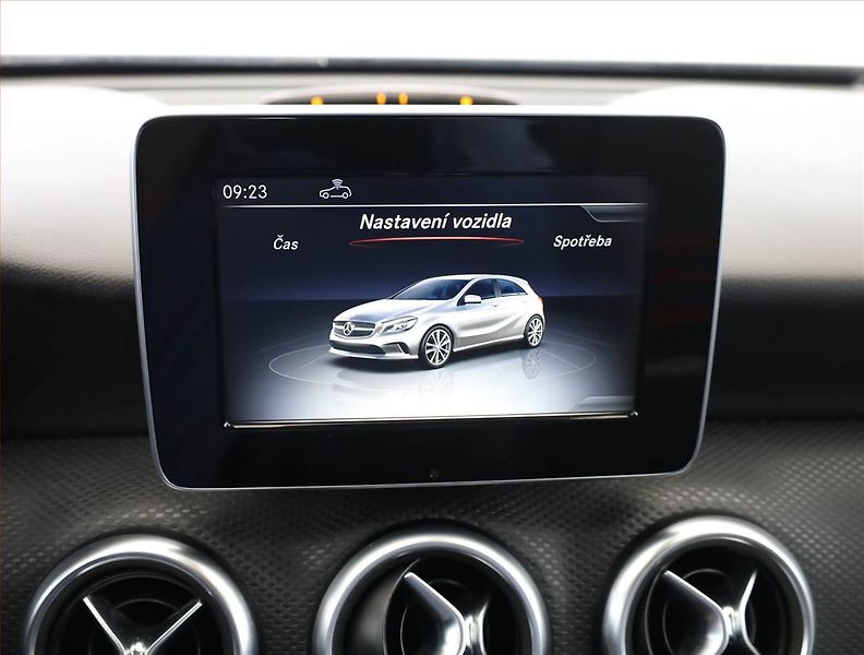 Mercedes-Benz Třídy A (2017) Style A 180 d, Kůže, Navi - fotka 16 z 20