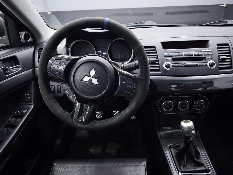 Mitsubishi Lancer (2011) EVO X - fotka 30 z 34