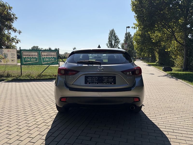Mazda 3 1.5 Prime-Line - fotka 17 z 29