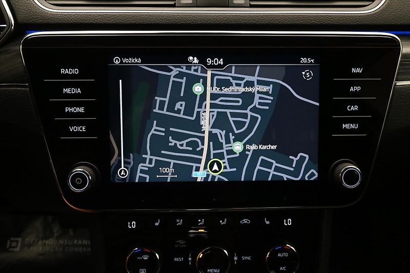 Škoda Superb 2,0 TDI 110 kW DSG STYLE Záruk - fotka 20 z 33