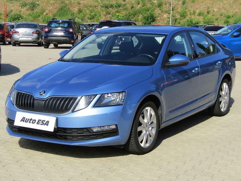 Škoda Octavia (2018) 1.0 TSi, ČR, AC, výhřev sed - fotka 3 z 14