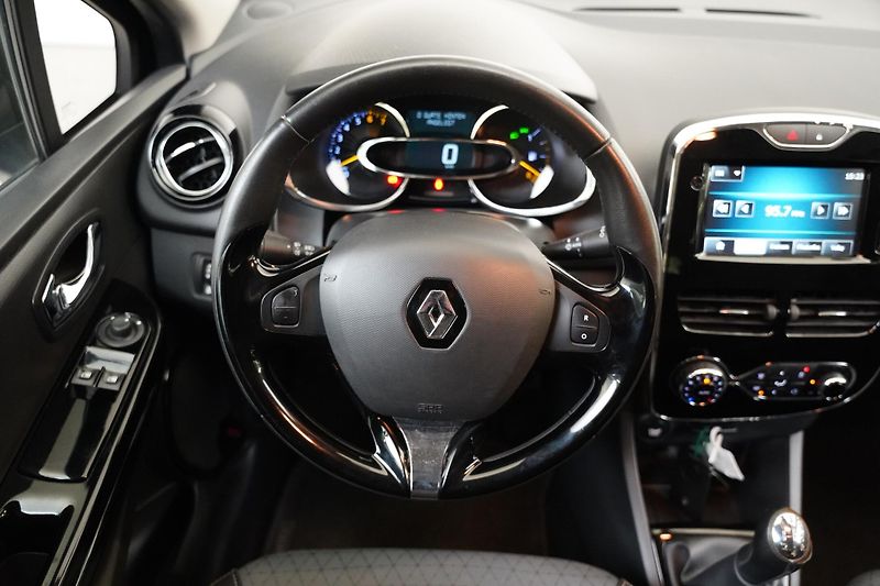 Renault Clio - fotka 16 z 22