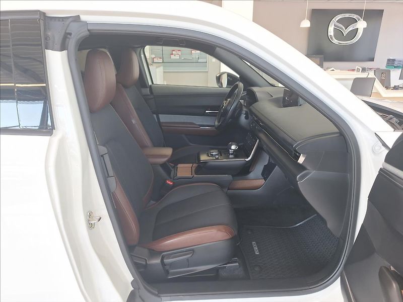 Mazda MX-30 EV e-SKYACTIV LUXURY - VINTAGE - fotka 4 z 13
