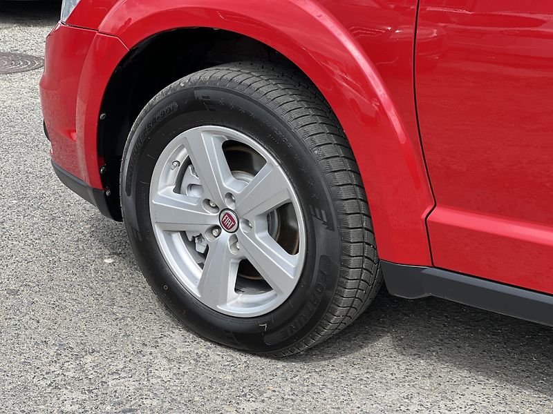 Fiat Freemont 2.0MJT 4x4 AUTOMAT 7MÍST KŮŽE  - fotka 46 z 50
