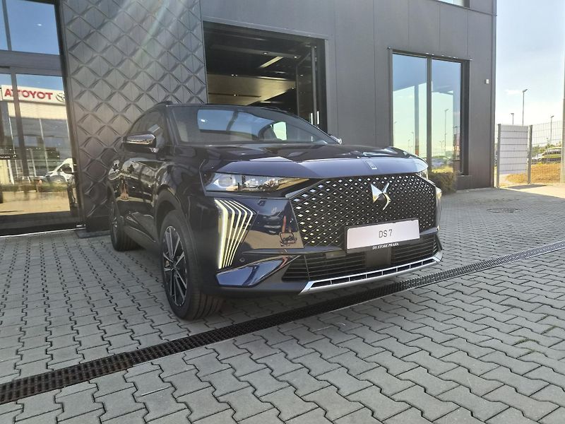 DS Automobiles DS7 (2026) 7 ETOILE 1.5 BlueHDi 130k EAT  - fotka 3 z 21