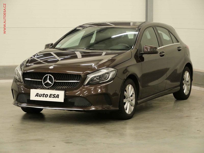 Mercedes-Benz Třídy A (2016) 1.6i, ČR, AT, bixen, autoAC - fotka 3 z 20