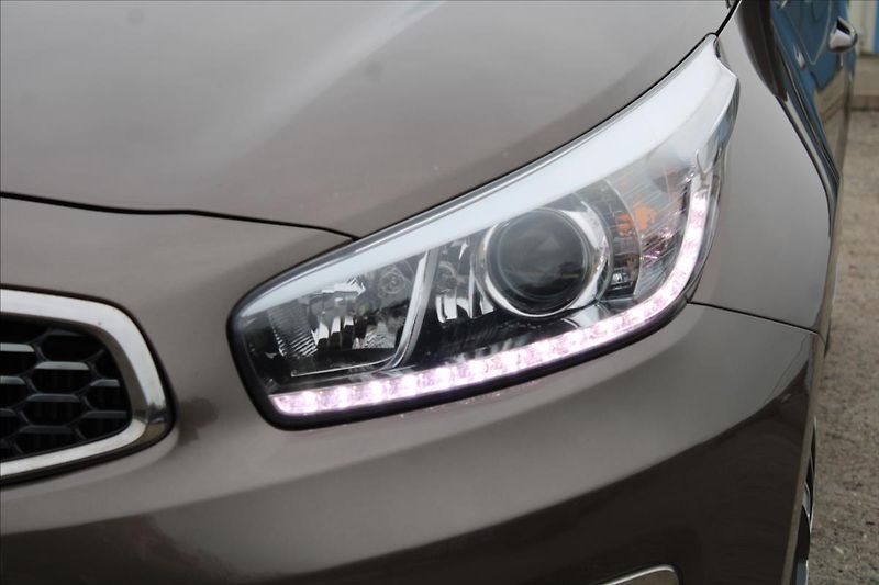 Kia Ceed 1,6 CRDi  ČR,COMFORT PLUS - fotka 29 z 31