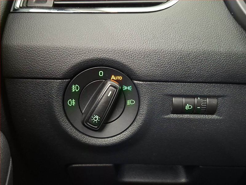 Škoda Octavia (2016) 1.6 TDI, Navi, Tempomat - fotka 18 z 19