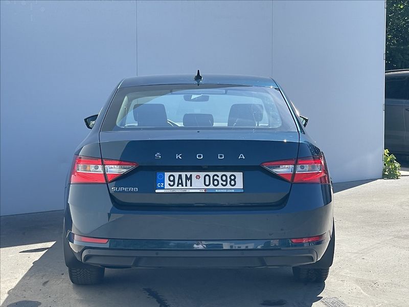 Škoda Superb 2,0 TDI Style NAVI+Kamera 360° - fotka 22 z 23