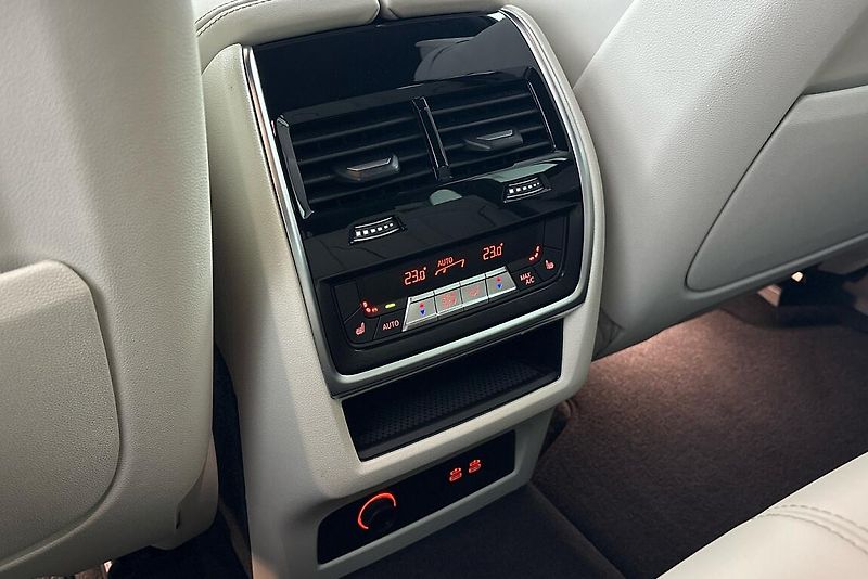 BMW X5 xDrive40d - fotka 15 z 20