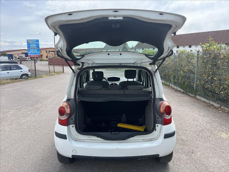 Renault Modus 1,4 i SERVIS - fotka 25 z 28