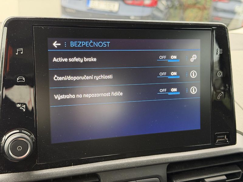 Peugeot Rifter ACTIVE 1.2 PureTech 110 S&S - fotka 11 z 24