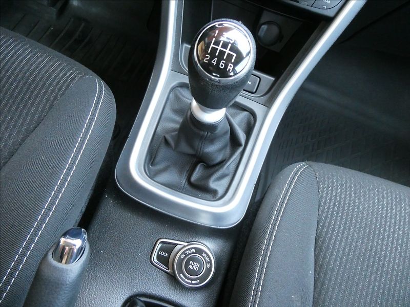 Suzuki SX4 S-Cross 1,4 BoosterJet 4x4 Hybrid,2xko - fotka 28 z 47