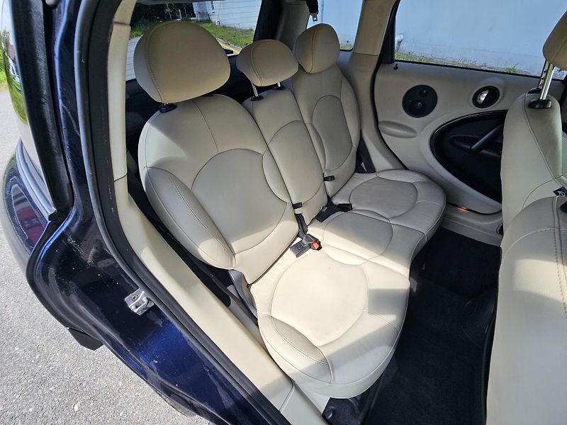 Mini Countryman (2011) S, 1.6i 135kw 4x4 automat - fotka 12 z 14