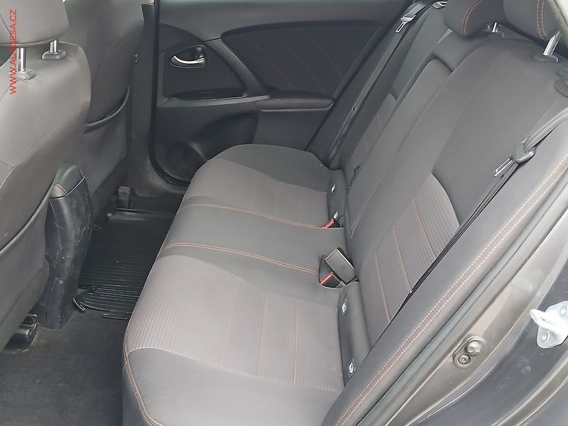 Toyota Avensis (2016) 2.0 D-4D, ČR, Trend - fotka 10 z 24