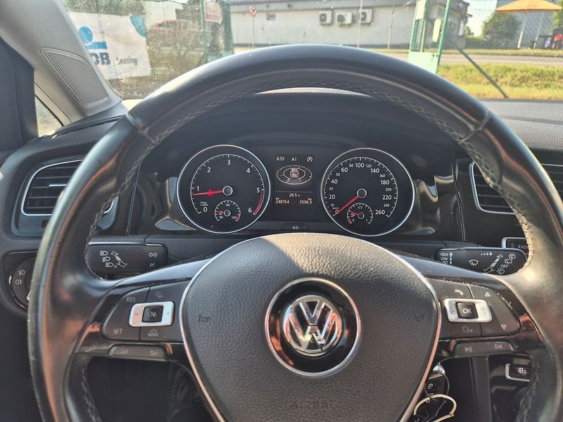Volkswagen Golf Variant 1,6 TDI Highline 81kW - fotka 14 z 22
