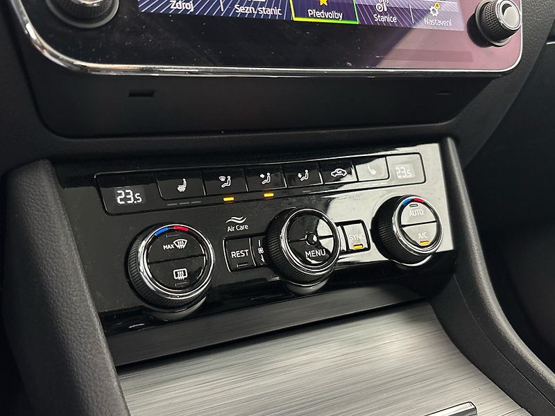 Škoda Superb Ambition DSG - fotka 19 z 28