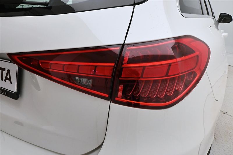 Mercedes-Benz Třídy C 2,0 220d 147 kW 9G Tronic TAŽN - fotka 31 z 32