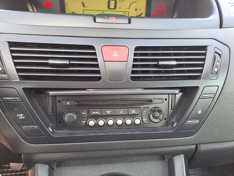 Citroën C4 Picasso (2012) 1.6 HDi SERVISOVANÝ VŮZ - fotka 20 z 29
