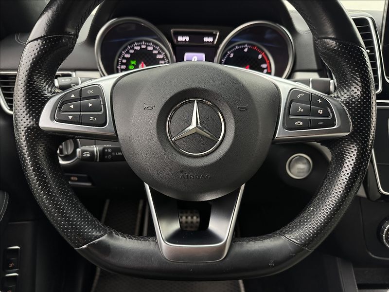 Mercedes-Benz GLE 3,0 AMG 4X4 LED DPH PANO TAŽNÉ - fotka 9 z 46