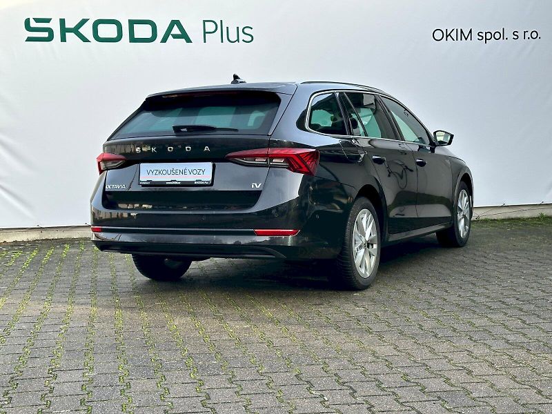 Škoda Octavia (2022) Combi iV 1.5 Tsi DSG Style - fotka 2 z 25